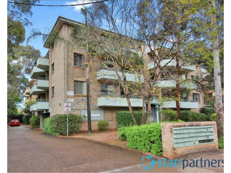 8/237 Targo Rd, Toongabbie NSW 2146