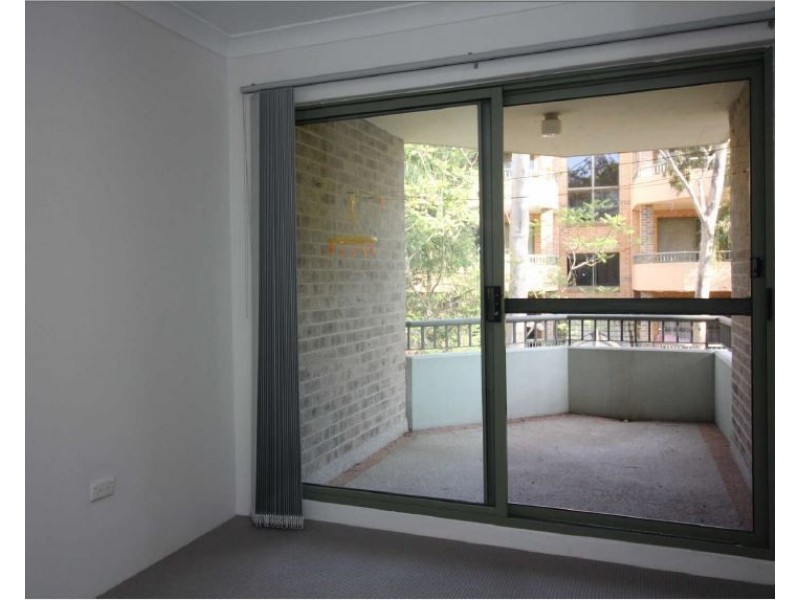 8/237 Targo Rd, Toongabbie NSW 2146