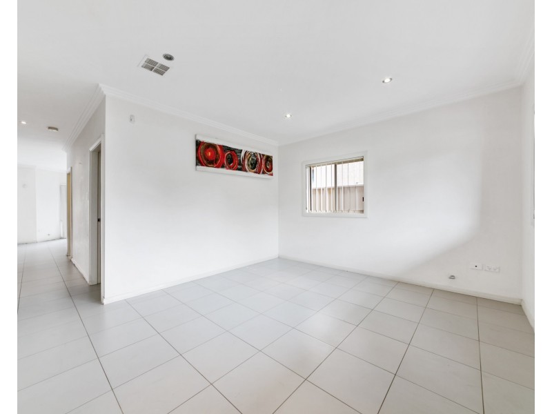 6 Barrett St, Guildford NSW 2161