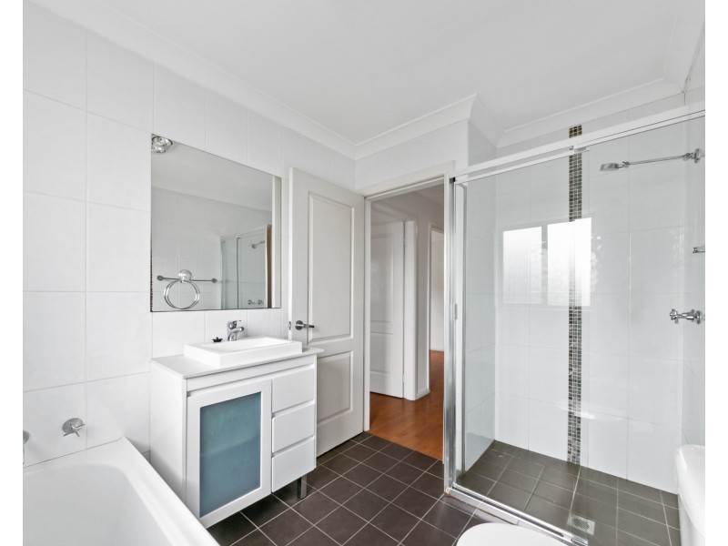 6 Barrett St, Guildford NSW 2161