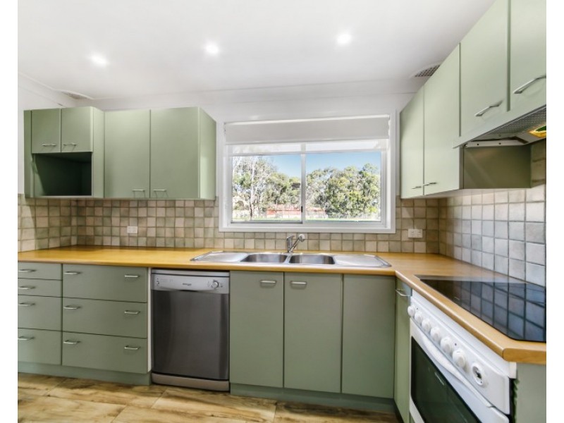 251 Madagascar Dr, Kings Park NSW 2148