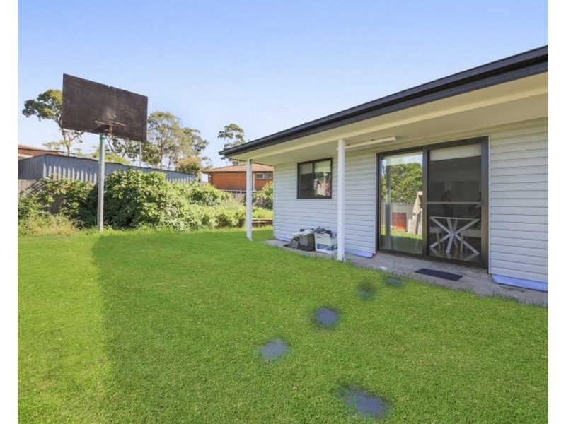 12a Orleans Cr, Toongabbie NSW 2146