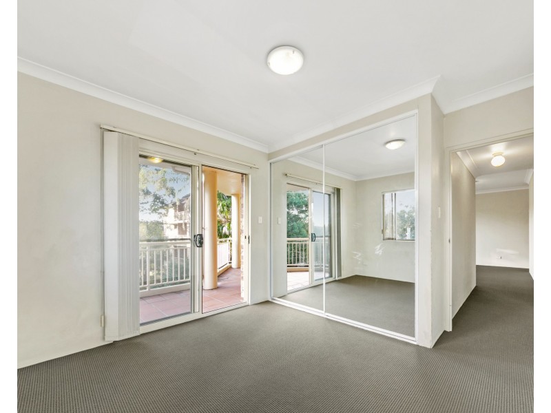 19/181-185 Sandal Cr, Carramar NSW 2163