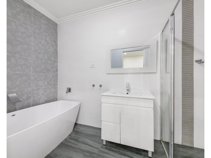 4B Johnstone St, Guildford West NSW 2161