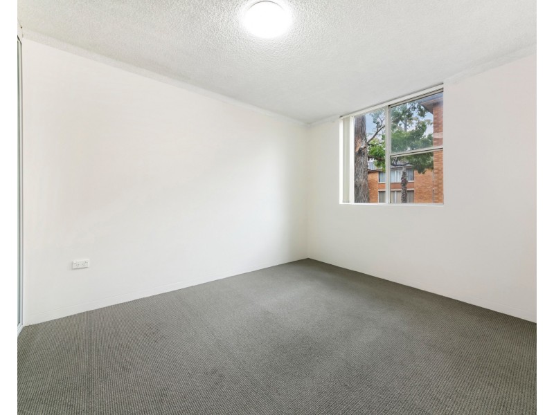 8/23 St Ann St, Merrylands NSW 2160