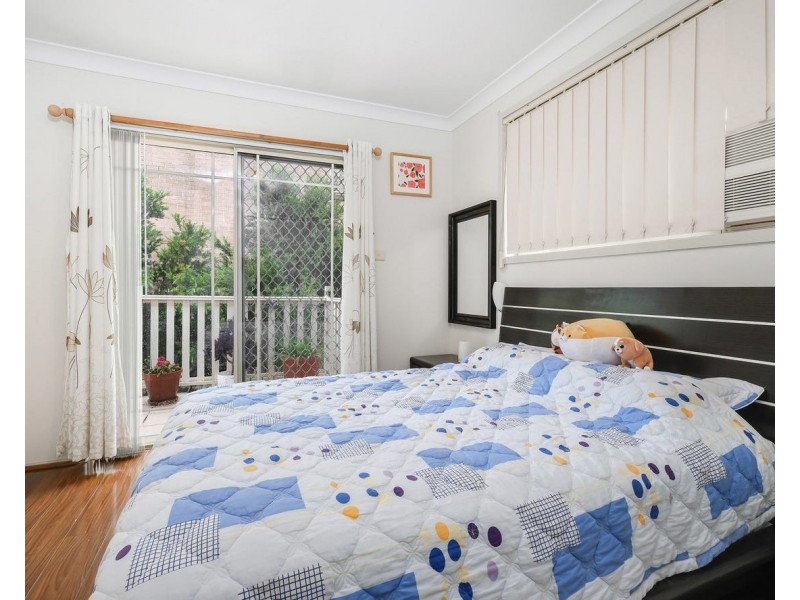 5 Rhodes Av, Guildford NSW 2161