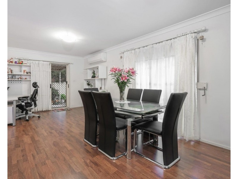 5 Rhodes Av, Guildford NSW 2161