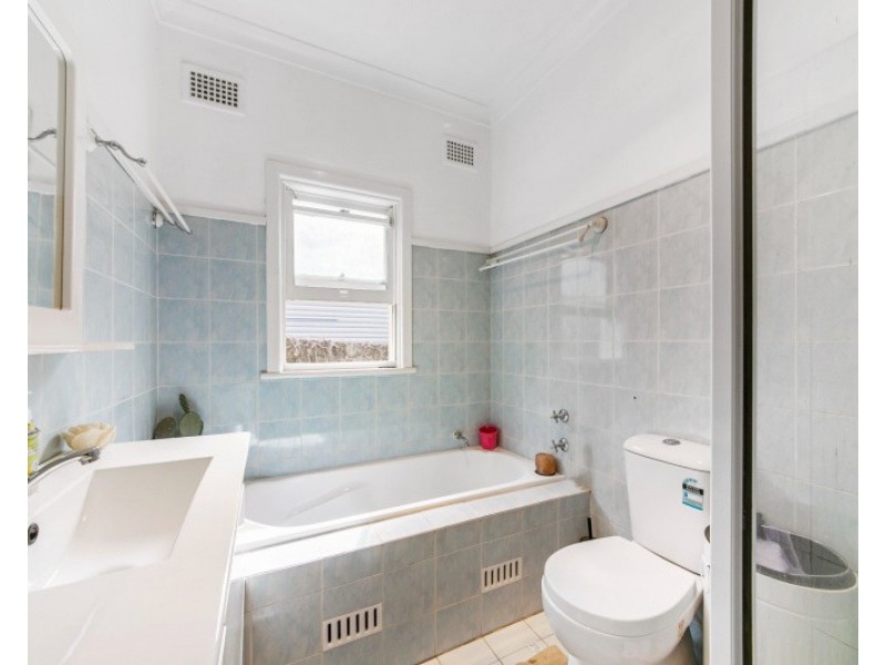 15 Yarbon St, Wentworthville NSW 2145