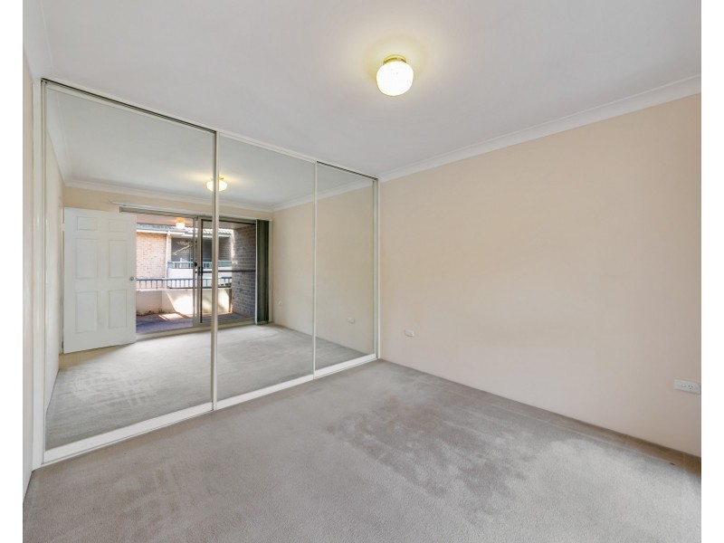 21/235 Targo Rd, Toongabbie NSW 2146