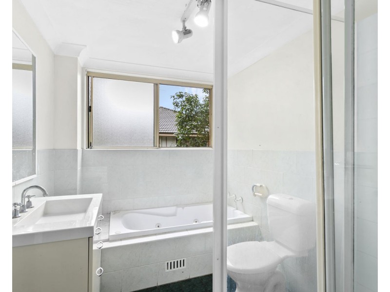 4/221-223 Dunmore Street, Pendle Hill NSW 2145