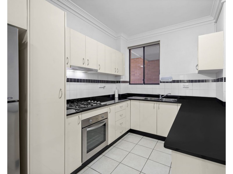 8/68-70 Newman Street, Merrylands NSW 2160