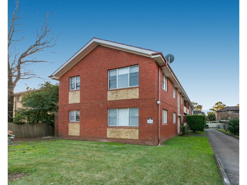 8/39 Calliope St, Guildford NSW 2161