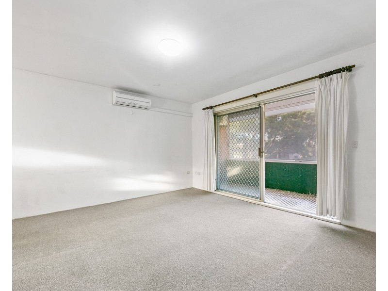 8/39 Calliope St, Guildford NSW 2161