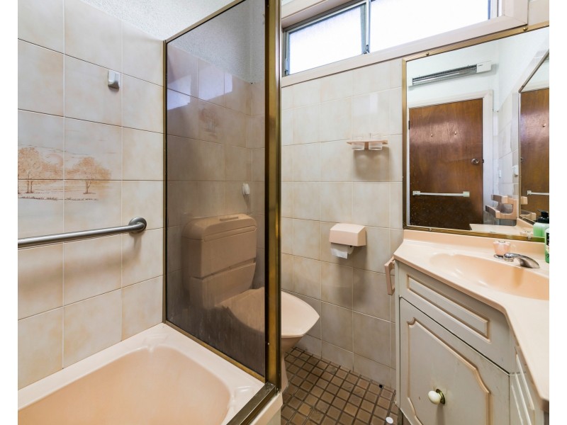 16 Lowana Av, Merrylands NSW 2160