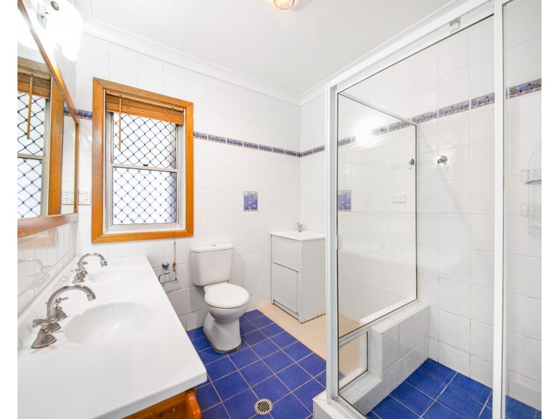 10 Pindari Cr, South Wentworthville NSW 2145