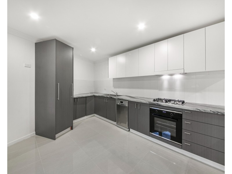 10 Pindari Cr, South Wentworthville NSW 2145