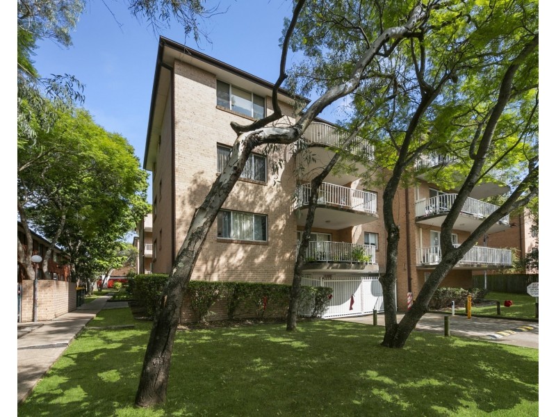 3/37-39 Memorial Av, Merrylands NSW 2160