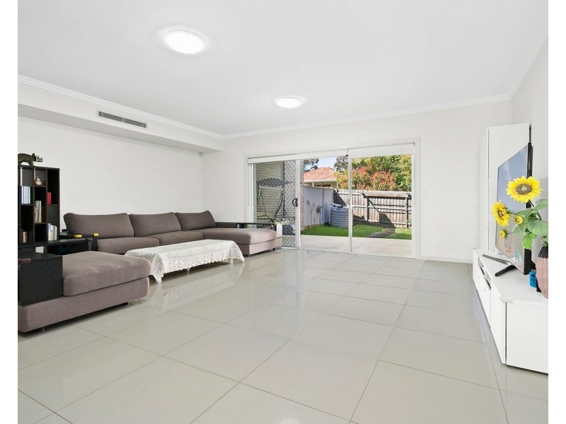 8A Albert St, Guildford NSW 2161