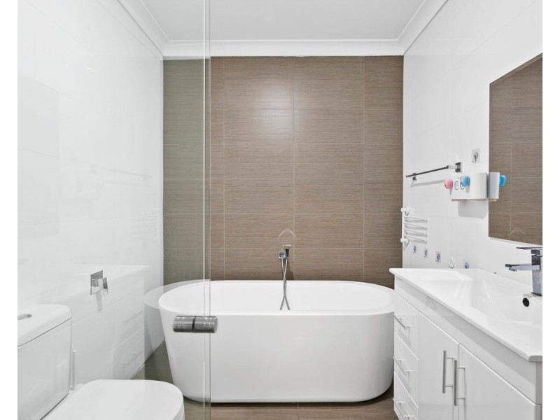 8A Albert St, Guildford NSW 2161