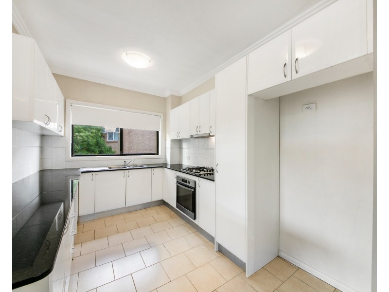 4/48 Memorial Av, Merrylands NSW 2160