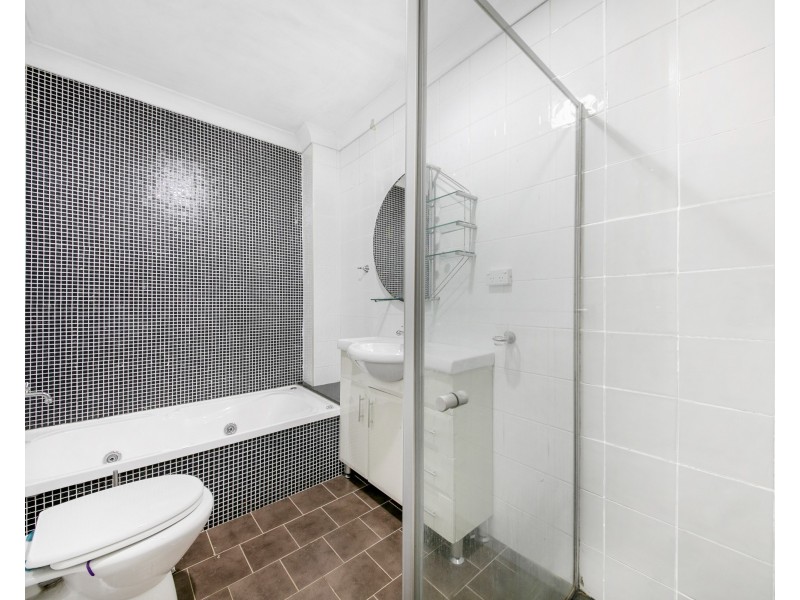 4/48 Memorial Av, Merrylands NSW 2160