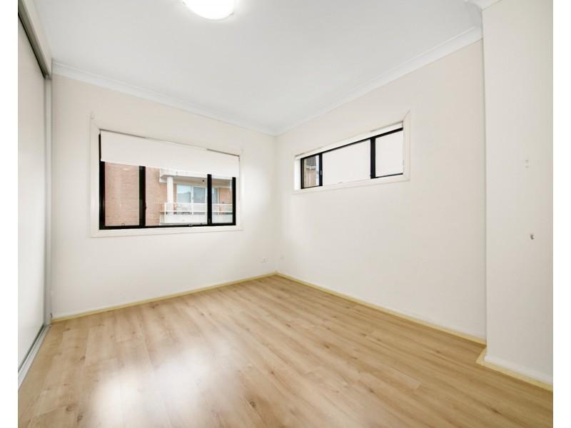 4/48 Memorial Av, Merrylands NSW 2160