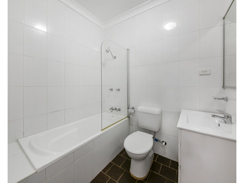 8/76-78 Mountford Av, Guildford NSW 2161