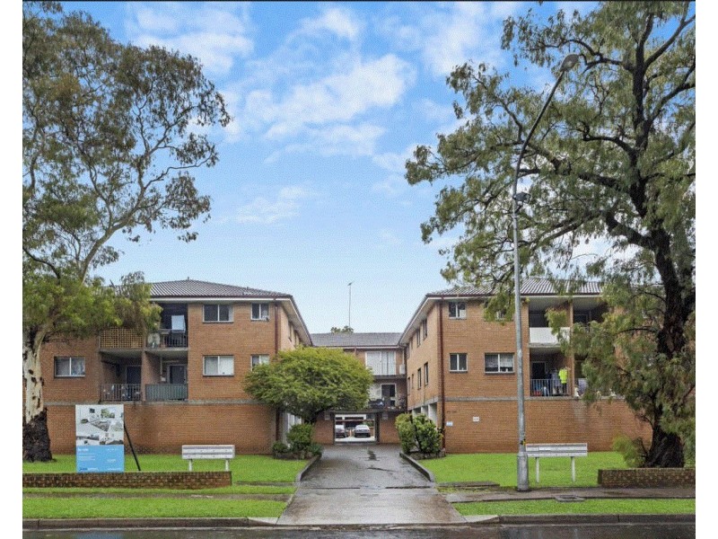 13/25 Cambridge St, Merrylands NSW 2160