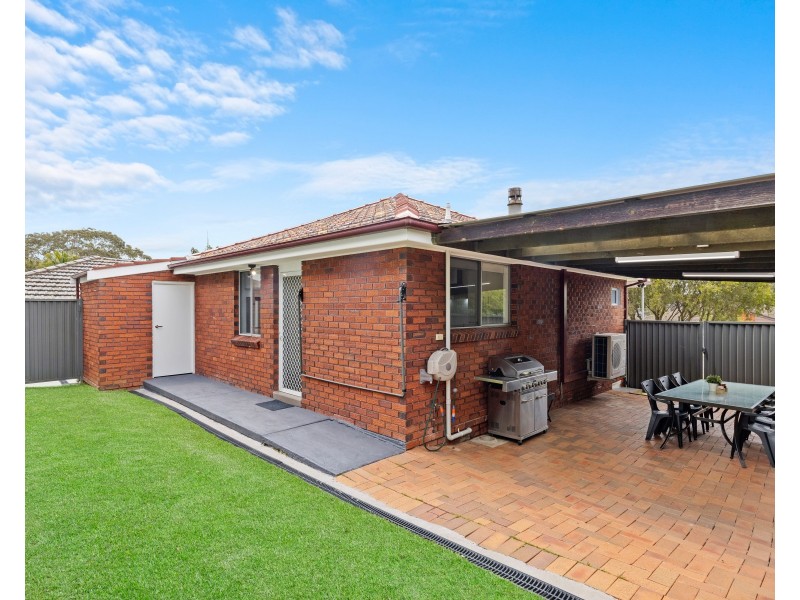 4 The Crescent, Toongabbie NSW 2146