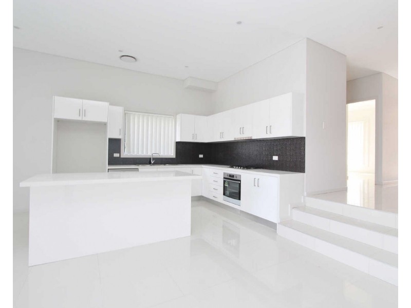 2A Rein Rd, Greystanes NSW 2145