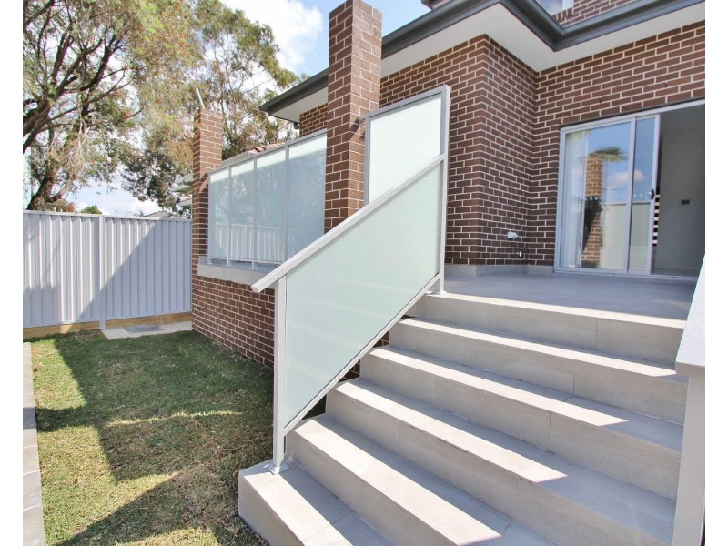 2A Rein Rd, Greystanes NSW 2145