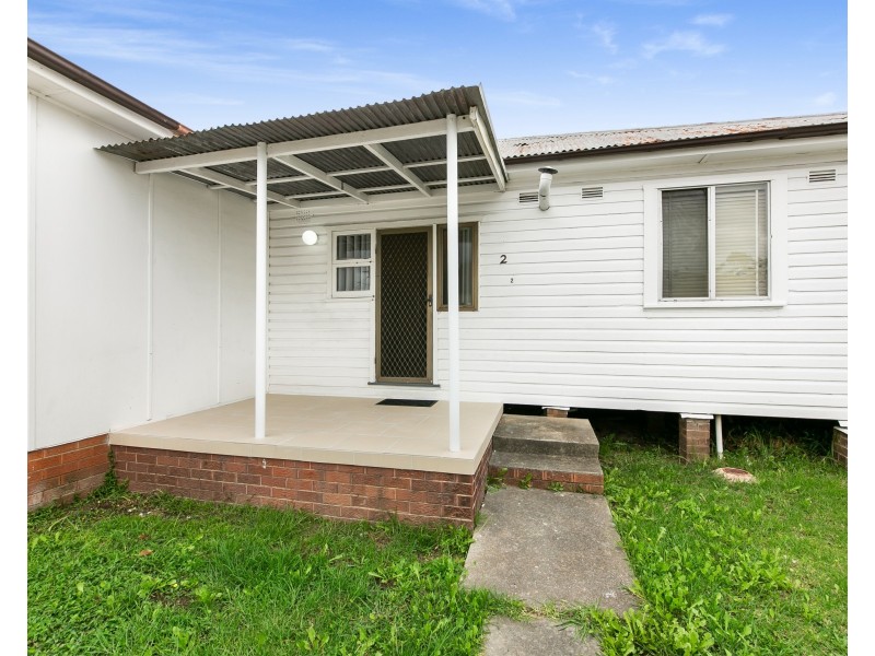 2/11 Shackel Av, Guildford NSW 2161