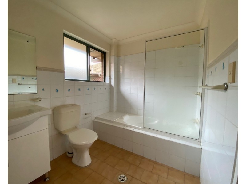 12/2-6 Goodall St, Pendle Hill NSW 2145