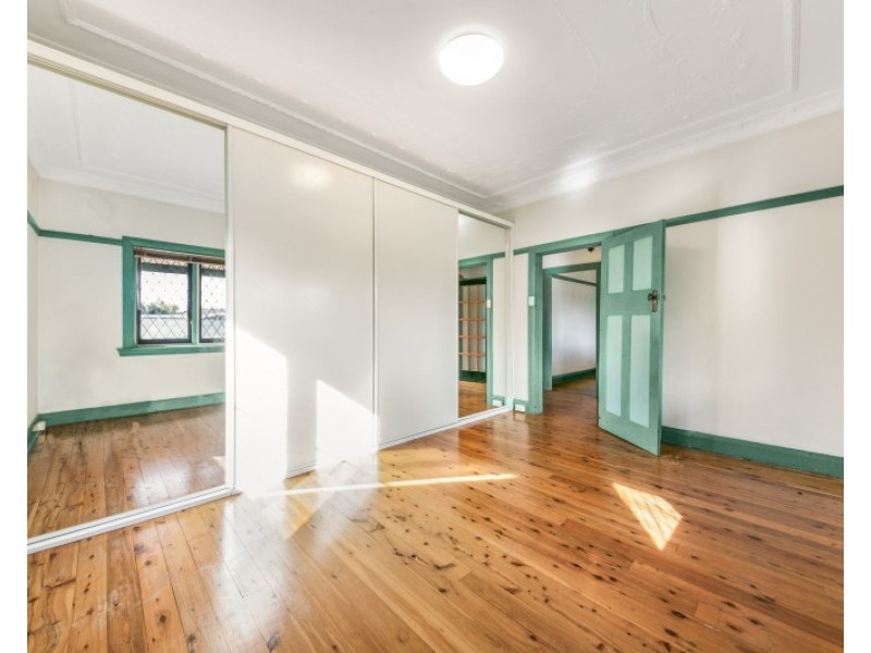 2 Britannia Av, Merrylands NSW 2160