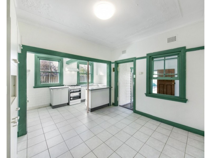 2 Britannia Av, Merrylands NSW 2160