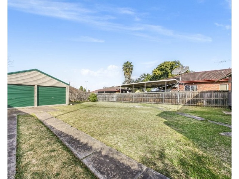 2 Britannia Av, Merrylands NSW 2160