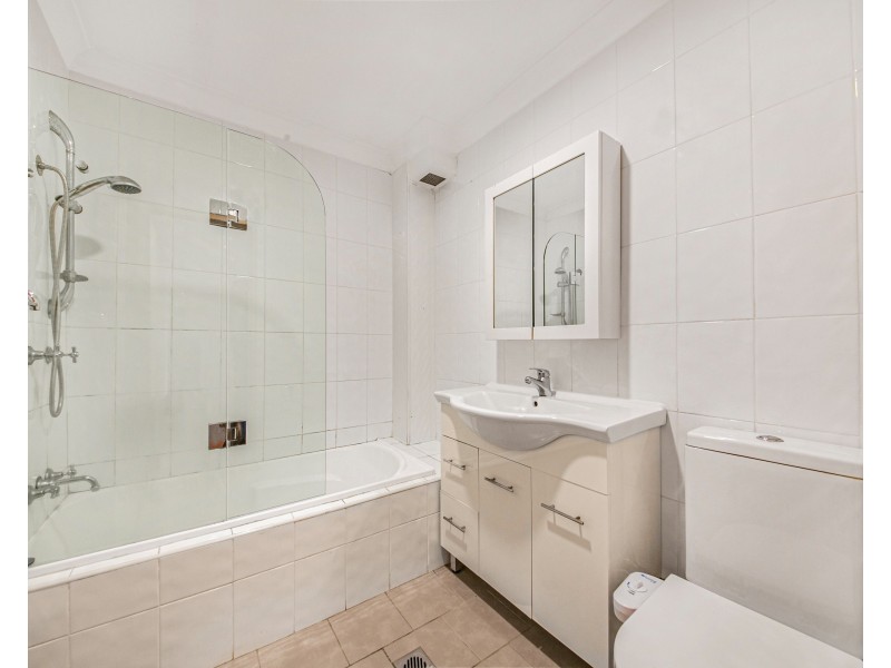 19/37 Memorial Av, Merrylands NSW 2160