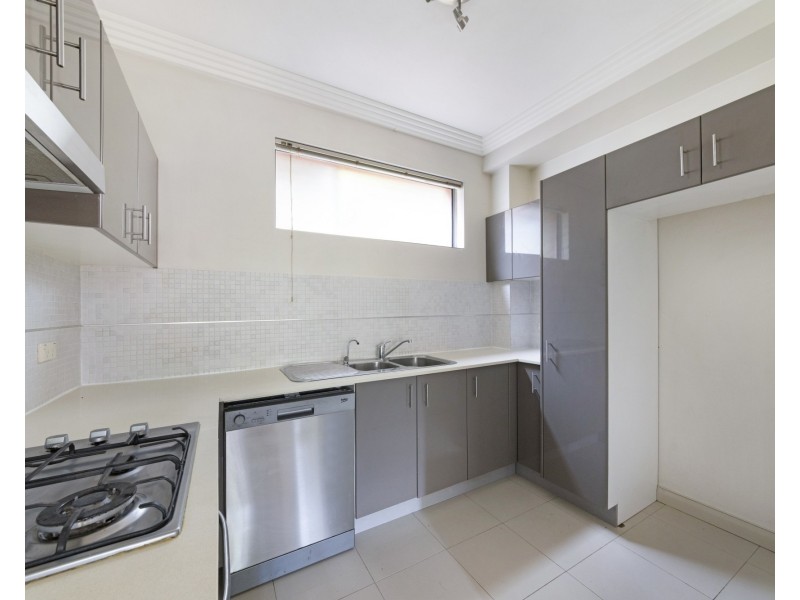 9/22-24A Parkside Lane, Westmead NSW 2145