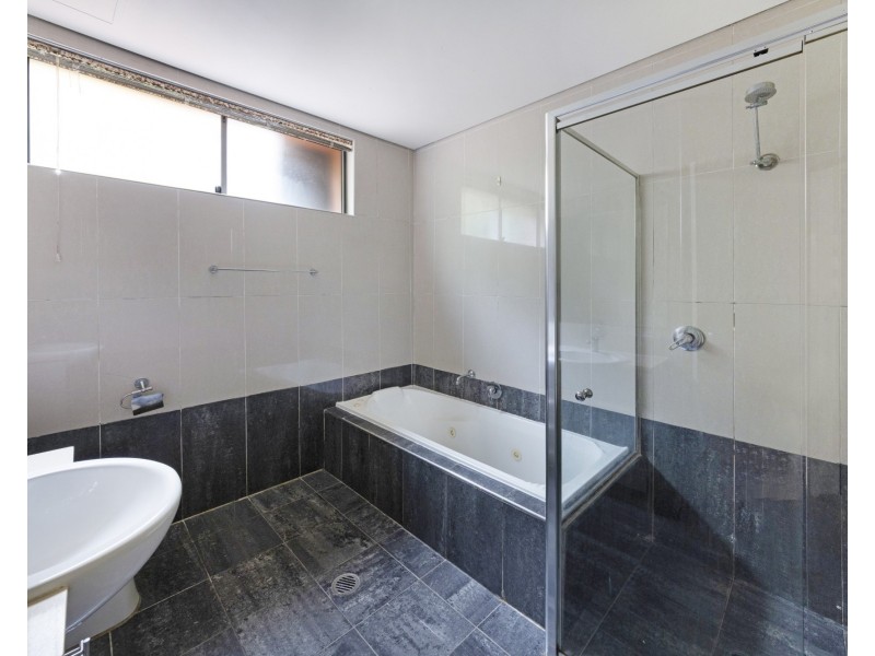 9/22-24A Parkside Lane, Westmead NSW 2145