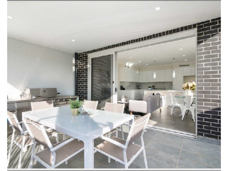 18A Sandra St, Woodpark NSW 2164