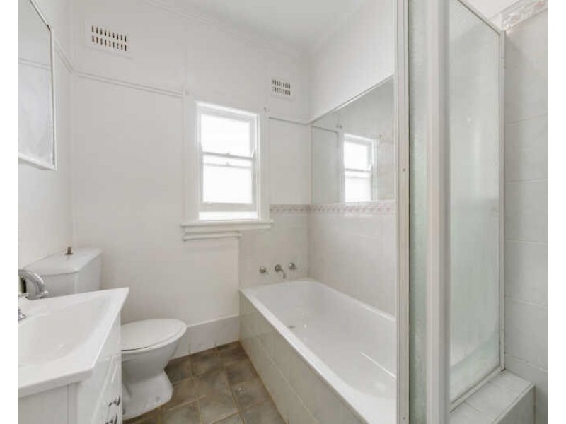 16 Donnelly St, Guildford NSW 2161