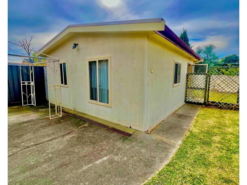 5 Major Rd, Merrylands NSW 2160