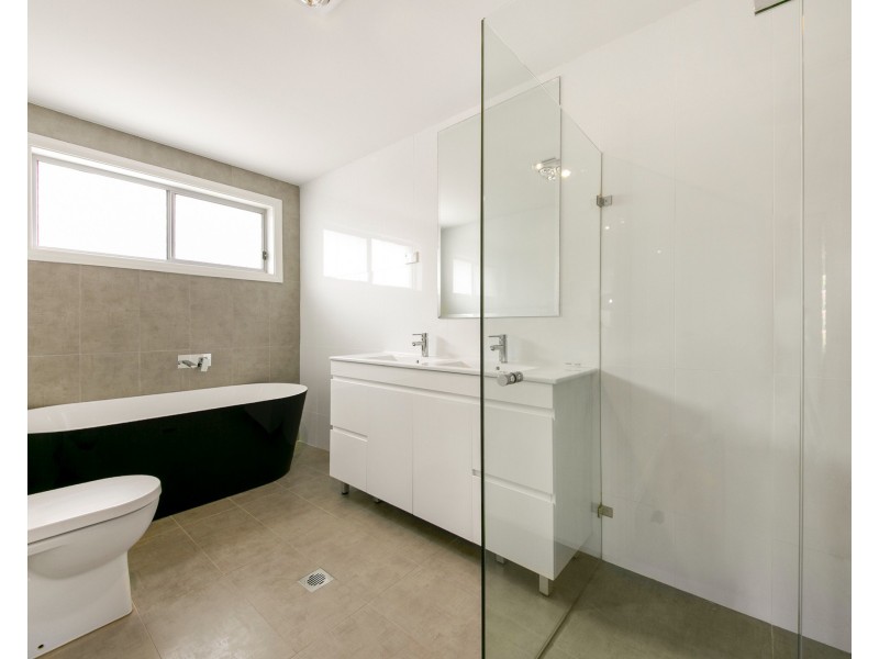 16a Cardigan St, Guildford NSW 2161