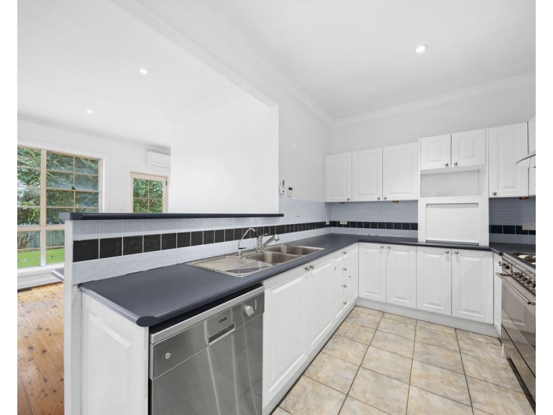 18 Anderson Road, Northmead NSW 2152