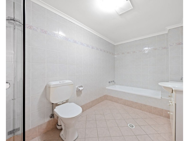 4/1-3 Windsor Road, Merrylands NSW 2160