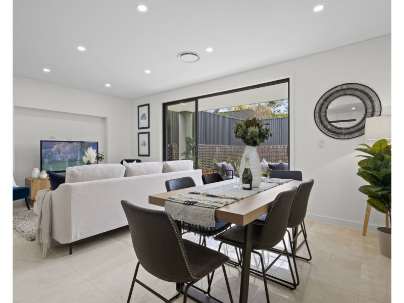 6a Taylor Street, Greystanes NSW 2145