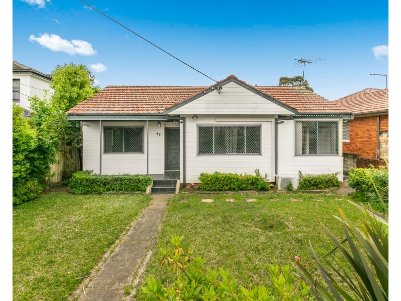 42 Cartwright Av, Merrylands NSW 2160