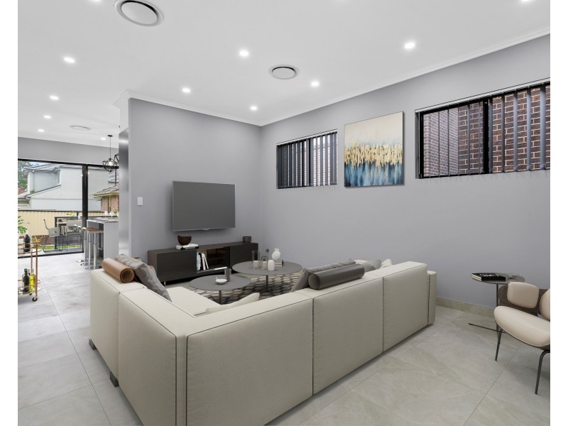 4b Brewer Cr, South Wentworthville NSW 2145