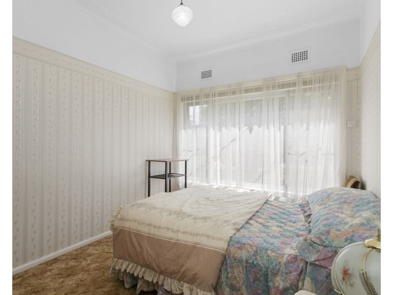 1 Lorraine Place, Merrylands NSW 2160