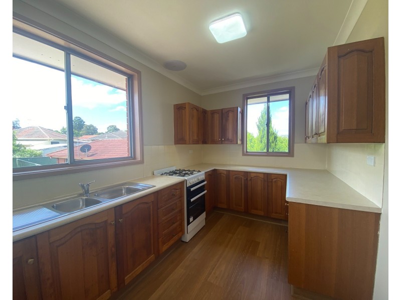 209 Wentworth Av, Pendle Hill NSW 2145